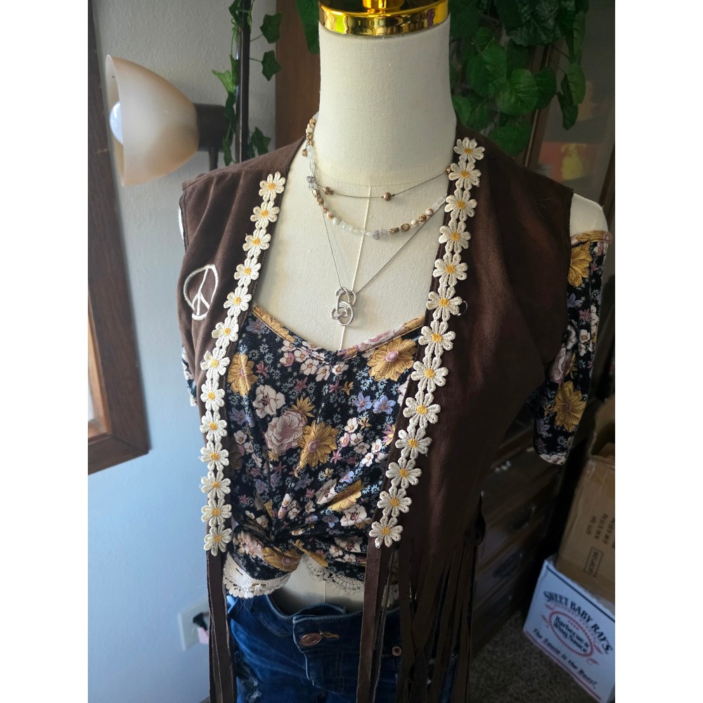 Underwraps || Brown Daisy Fringe Boho Festival Vest || Size: S ||